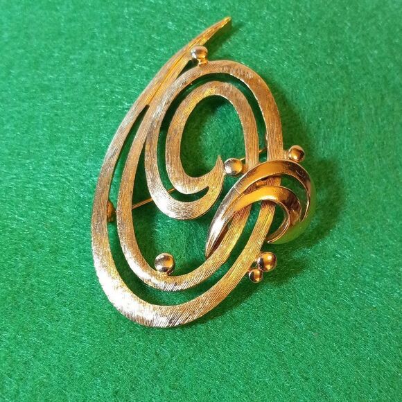 Vintage Monet Double Swirling Brooch - Picture 1 of 5